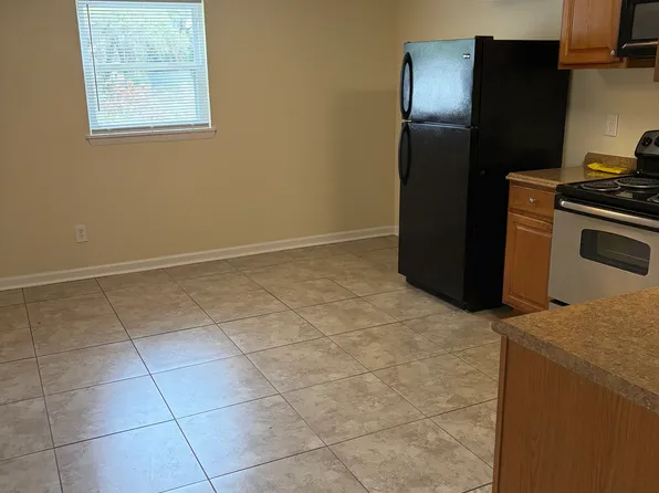 10619 Davis Rd, Tampa, FL 33637