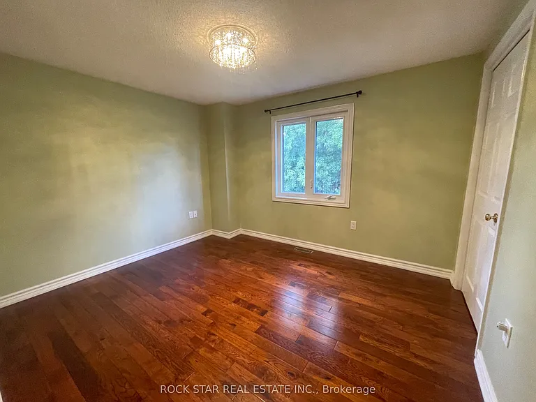 106 Milbourne Cres — Photo 24