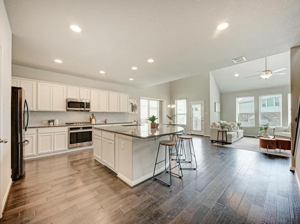 284 Everglade Dr, Buda, TX 78610
