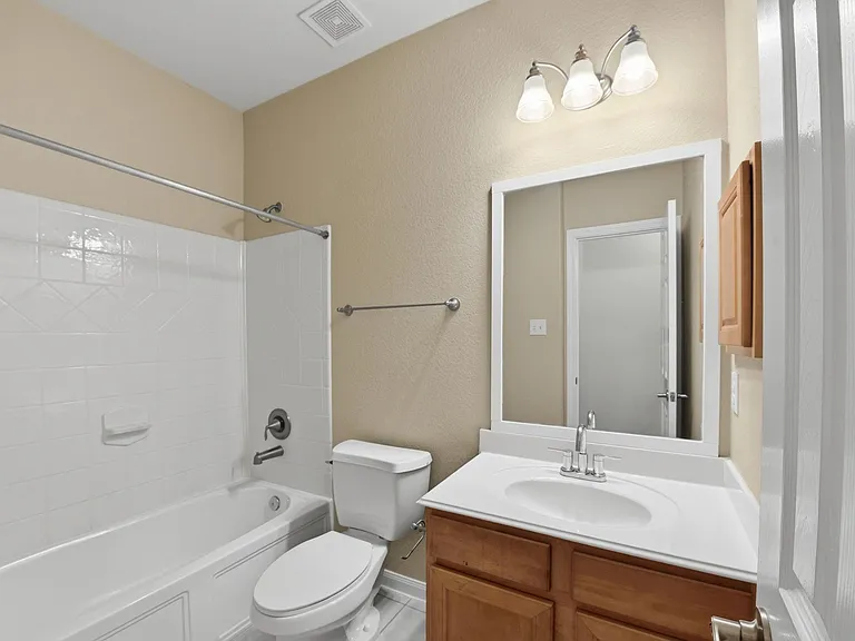 1702 Bonnyton Ln — Photo 17