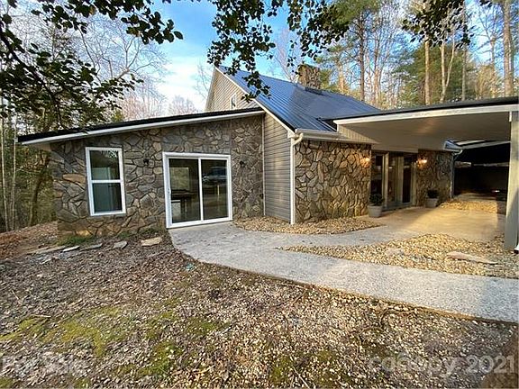 3rd image of 2102 Edgewood Dr