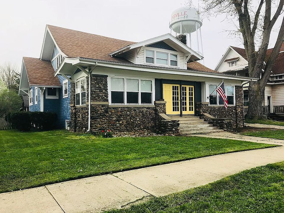 1st image of 124 W High St