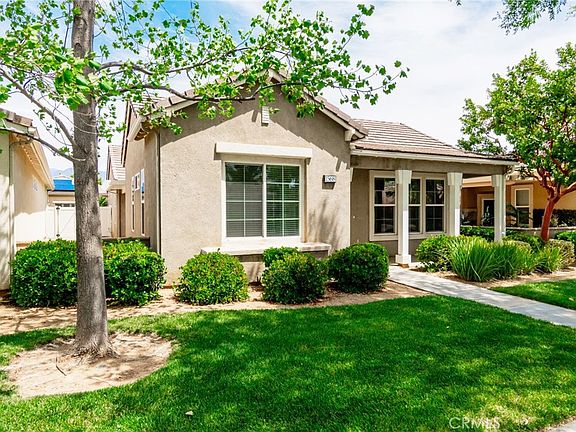 4th image of 1568 Four Seasons Cir
