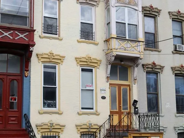 103 Lark St, Albany, NY 12210