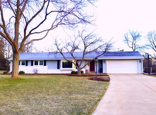 16540 La Vela Cir, Brookfield, WI 53005