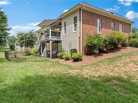 2nd image of 174 Stadium Oaks Dr