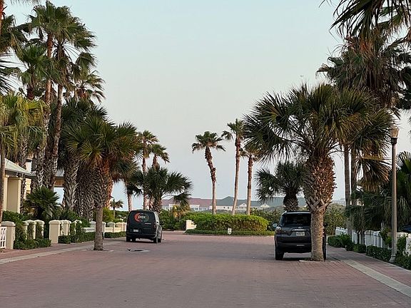 3rd image of 8331 Breakers Blvd