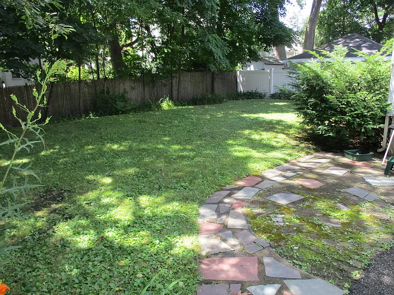 112 Warwick Rd — Photo 10