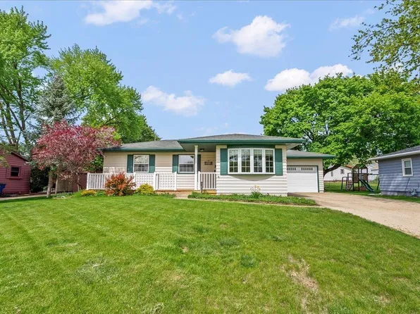 1252 Deloris Dr, Waterloo, IA 50701