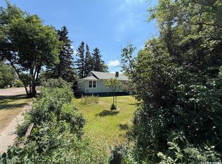 604 Front St, Eastend, SK S0N0T0