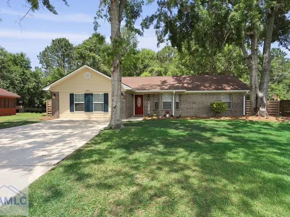 1407 Desert Storm Dr, Hinesville, GA 31313