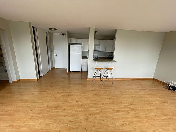 5th image of 2626 N Lakeview Ave APT 810