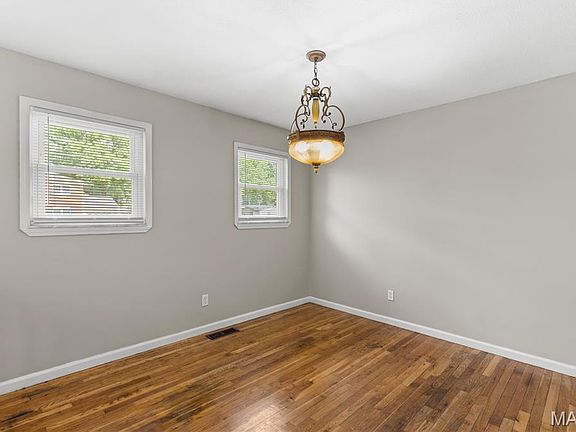4th image of 2010 E Humes Ln