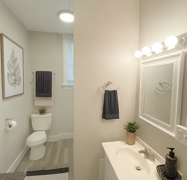 2135 Summit St #C — Photo 21