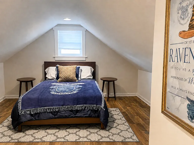 213 W Homer St — Photo 9