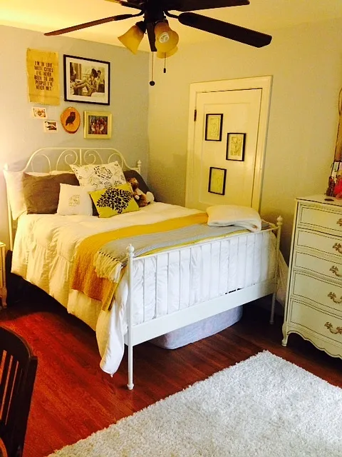 Charming 4 bed / 2 bath Home, Very Short Walk to UT! — Photo 4