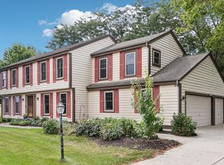 2711 Foxboro Ct, Waukesha, WI 53189