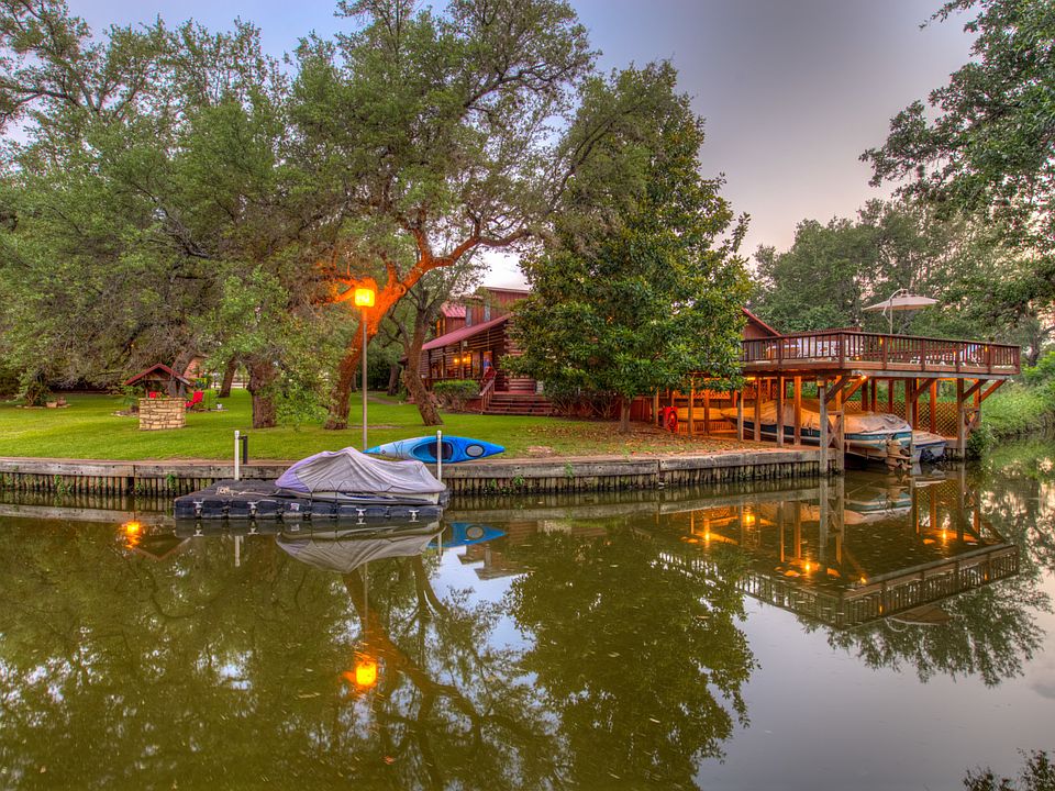 1st image of 205 Pierce Dr