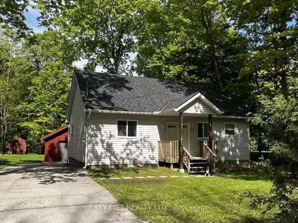 2135 Champlain Rd, Tiny, ON L9M 0B1