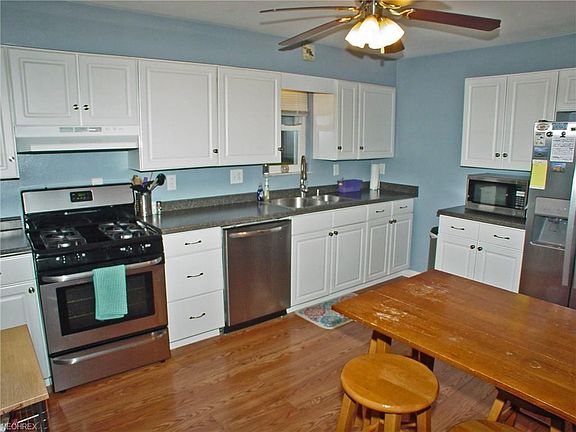 4th image of 223 Denese Dr