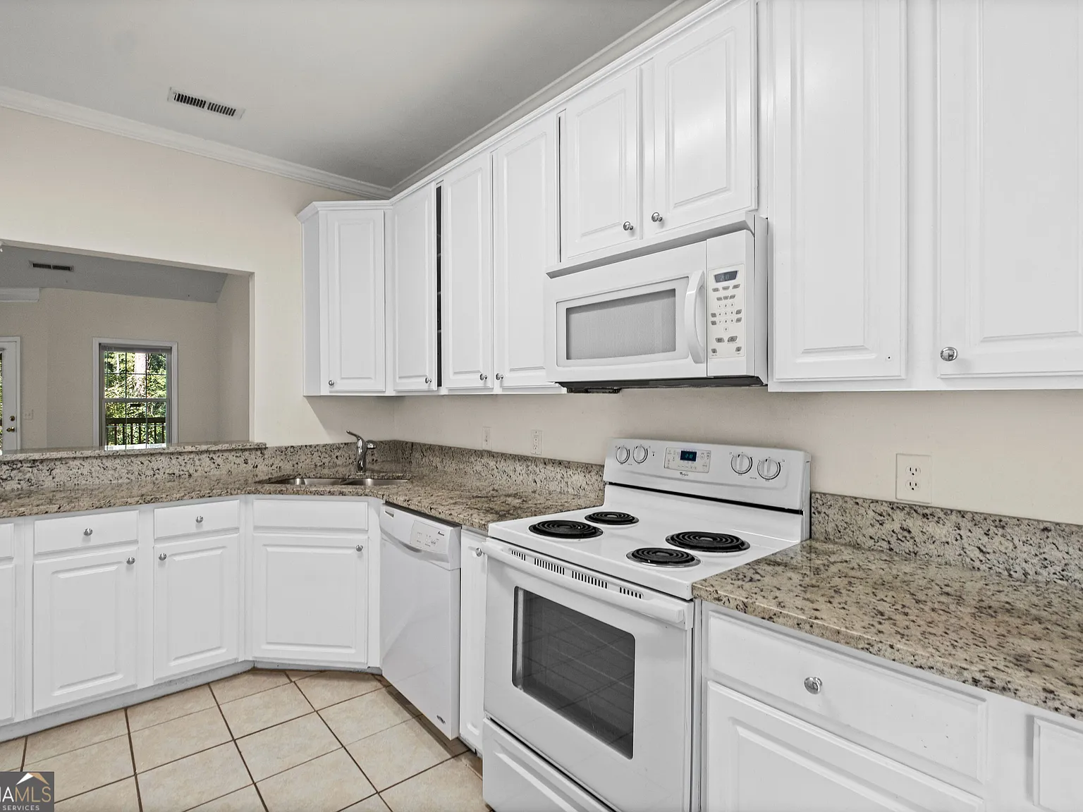 3 bed, 3.0 bath, $2,395 — Photo 4