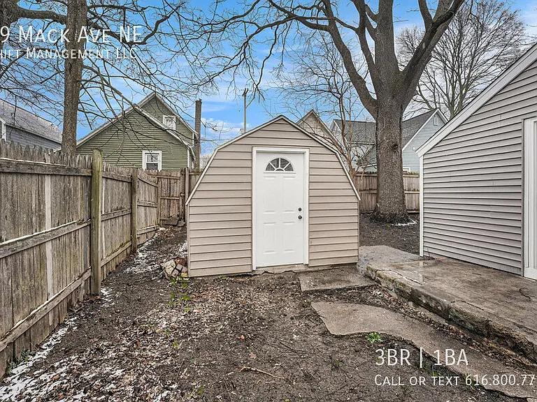 59 Mack Ave NE — Photo 13