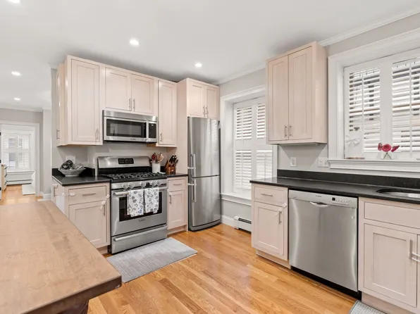 4 Cook St #1A, Charlestown, MA 02129