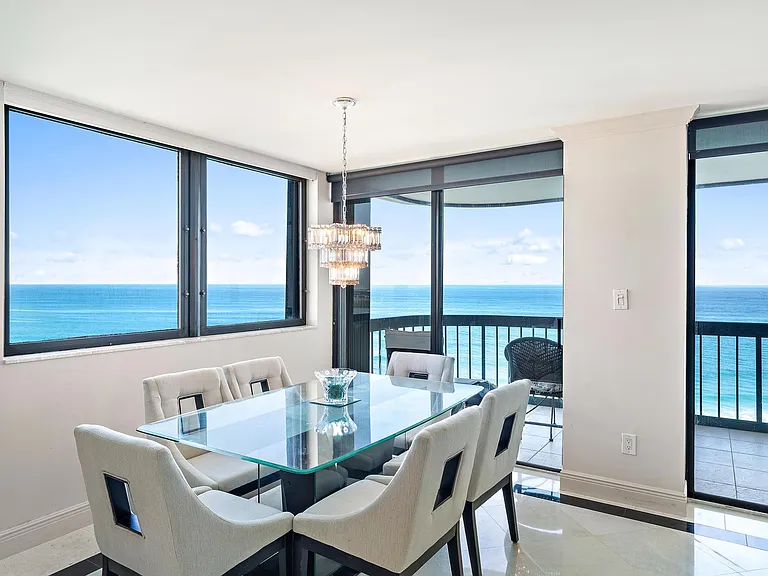 5380 N Ocean Dr #19E — Photo 2