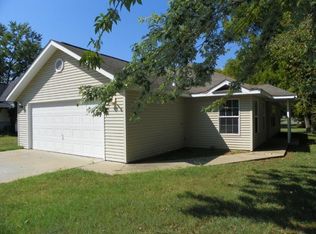 305 S Giles Ave, Gentry, AR 72734