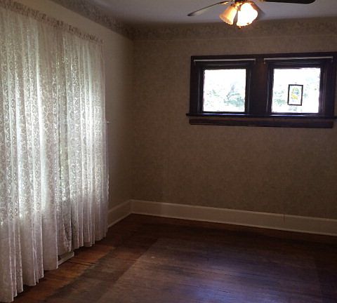 4th image of 230 E Walnut St