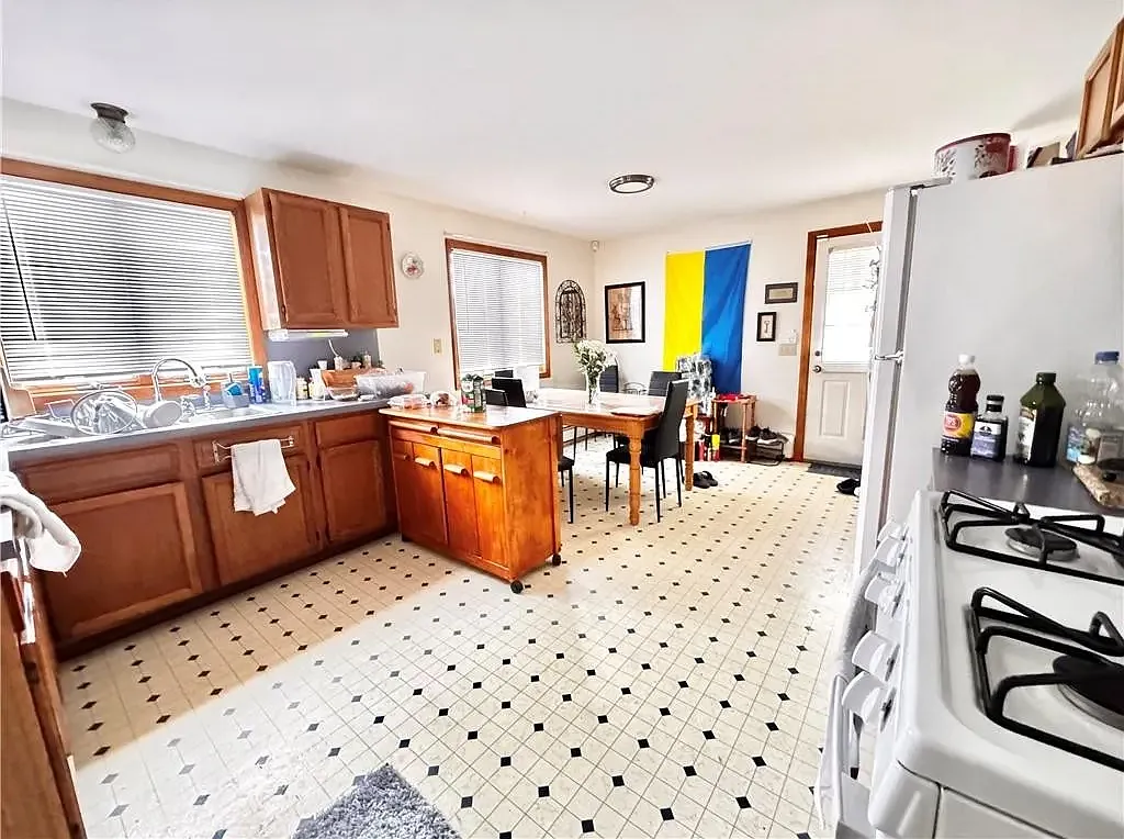 2 bed, 1.5 bath, 1120 sqft, $2,100 — Photo 4