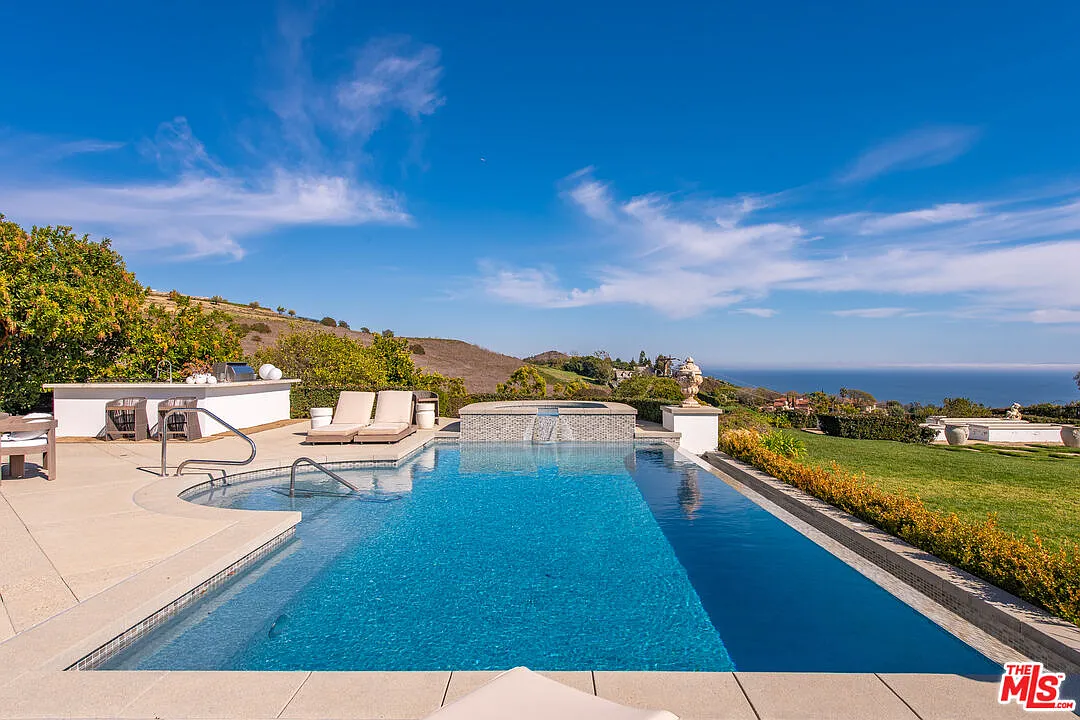 6 bed, 8.0 bath, 7940 sqft, $50,000 — Photo 1