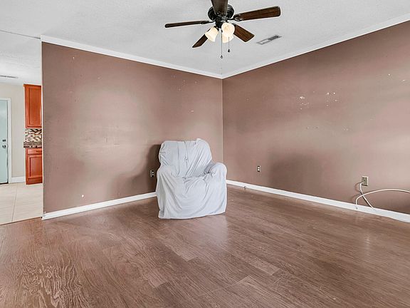 2nd image of 246 Winding Trail Ln