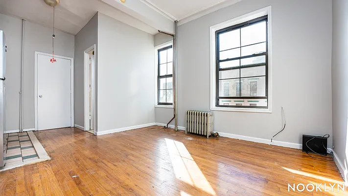 Rented by Nooklyn NYC LLC | media 21