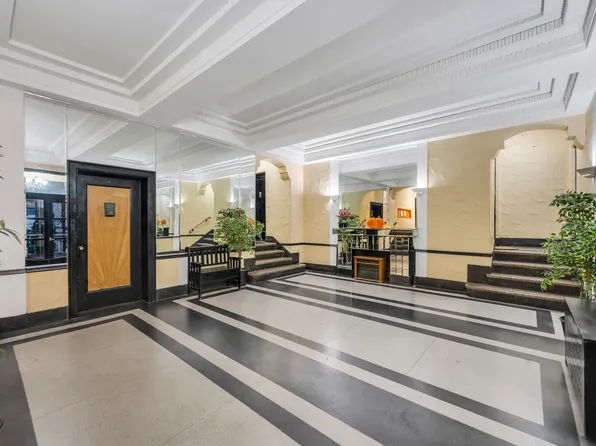 2020 East 41st Street image 1 of 11