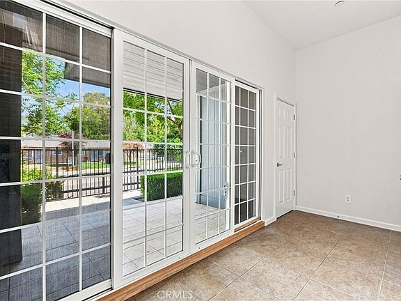 4th image of 409 Harriet Ln