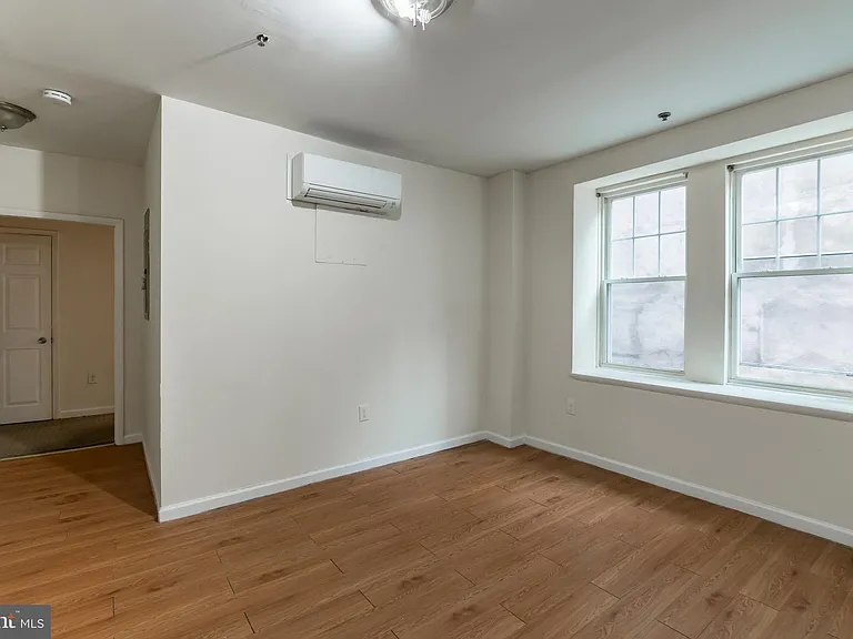 1501 W Allegheny Ave #204 — Photo 3