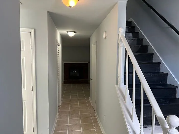 2 bed, 2.5 bath, 1292 sqft, $1,499 — Photo 3