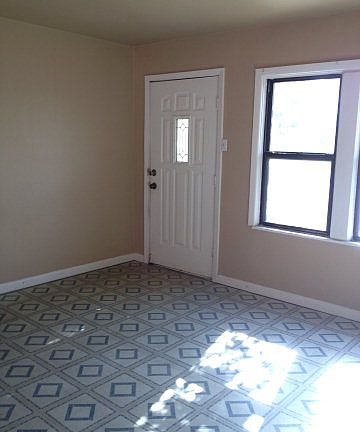 4th image of 1100 N Lee Ave