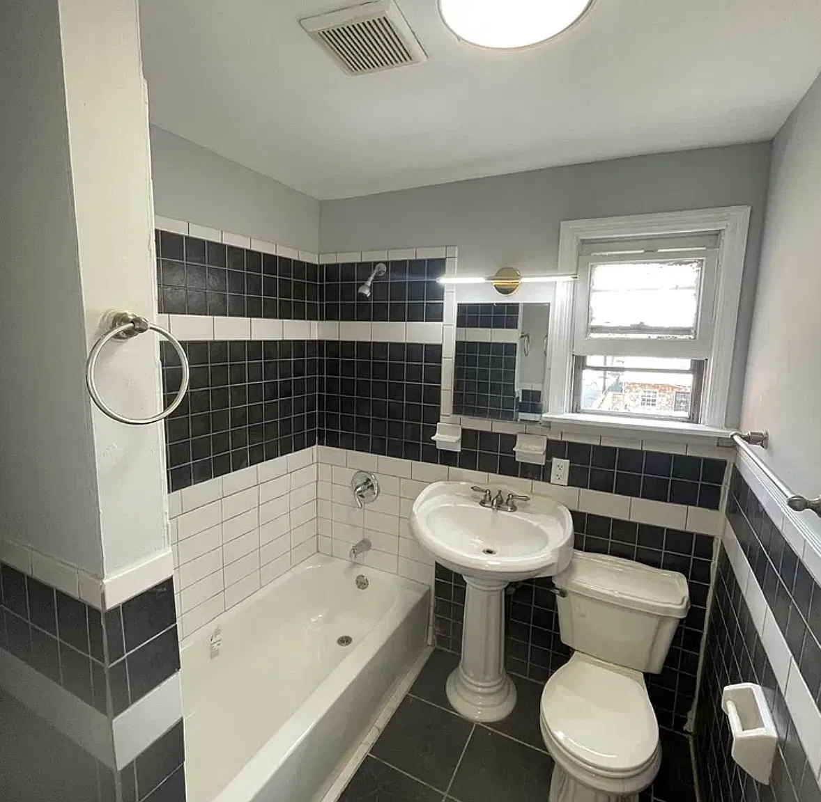 4 bed, 1.5 bath, $3,000 — Photo 4
