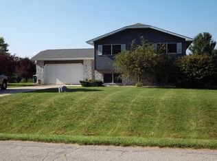 287 Streamwood Dr, Valparaiso, IN 46383