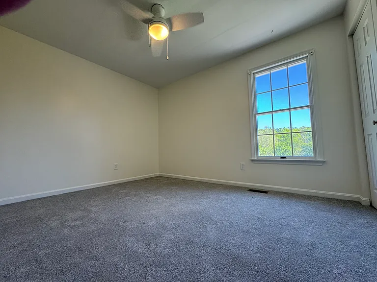 2335 Elderberry Ln — Photo 30