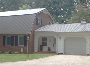 617 Swanson Dr SW, Lenoir, NC 28645