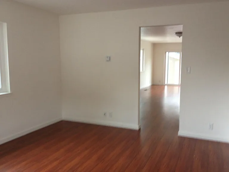 118 N Taaffe St — Photo 5