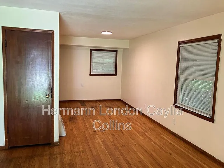 428 Lancashire Rd — Photo 2
