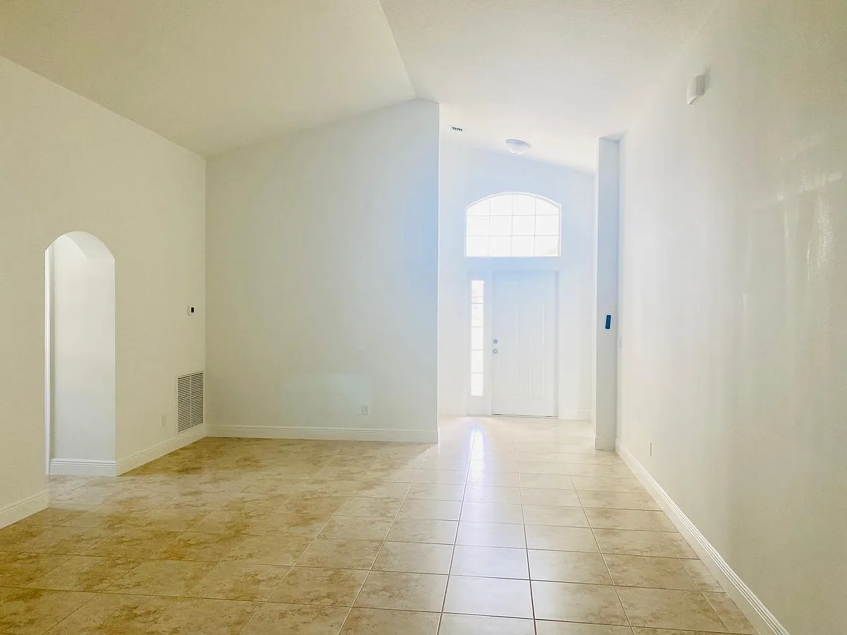Building Photo - 9724 Apollo Ave