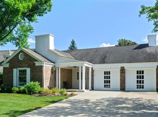 137 Rivershire Ln, Lincolnshire, IL 60069