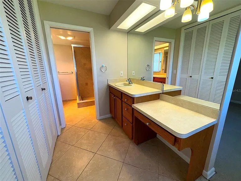 228 Howard Dr — Photo 7