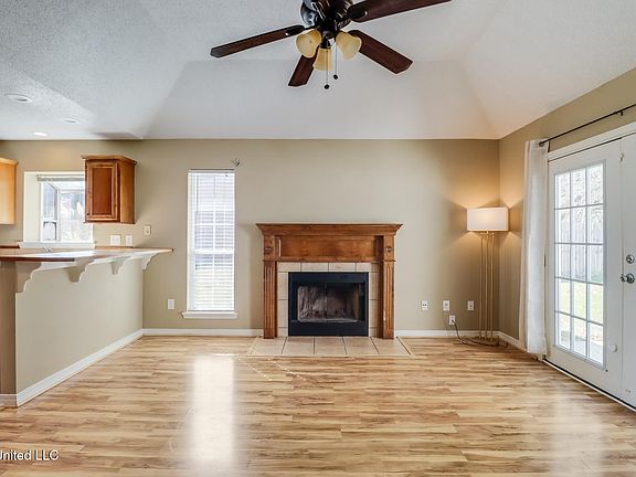 3rd image of 11188 Hidden Creek Dr