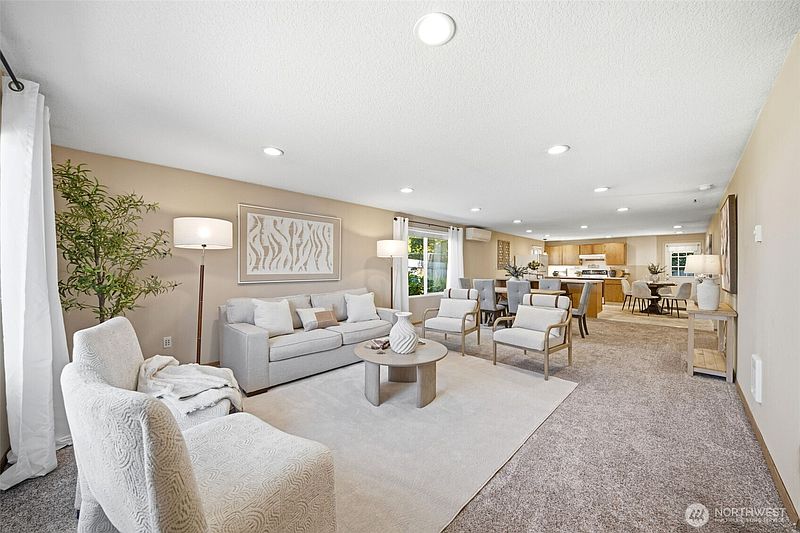 5th image of 903 SW 22nd ave